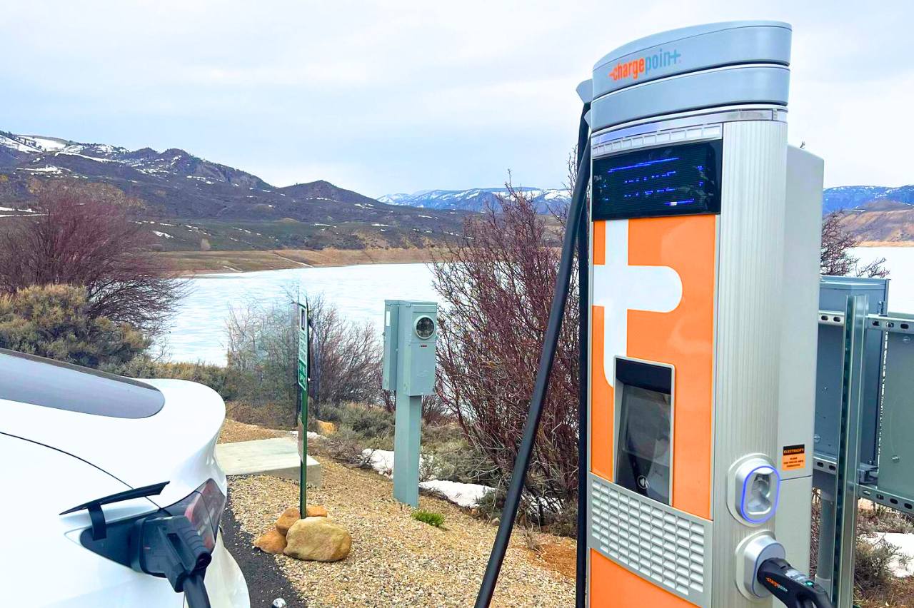 Gunnison County Electric installs ChargePoint Level 3 DC Fast Chargers using LilyPad EV Services