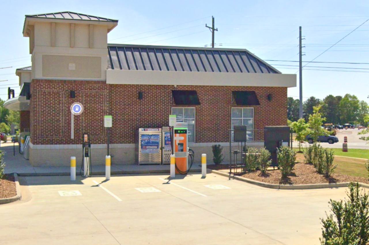 Mark Oil Company installs ChargePoint Level 2 and 3 DC Fast Chargers using LilyPad EV Services